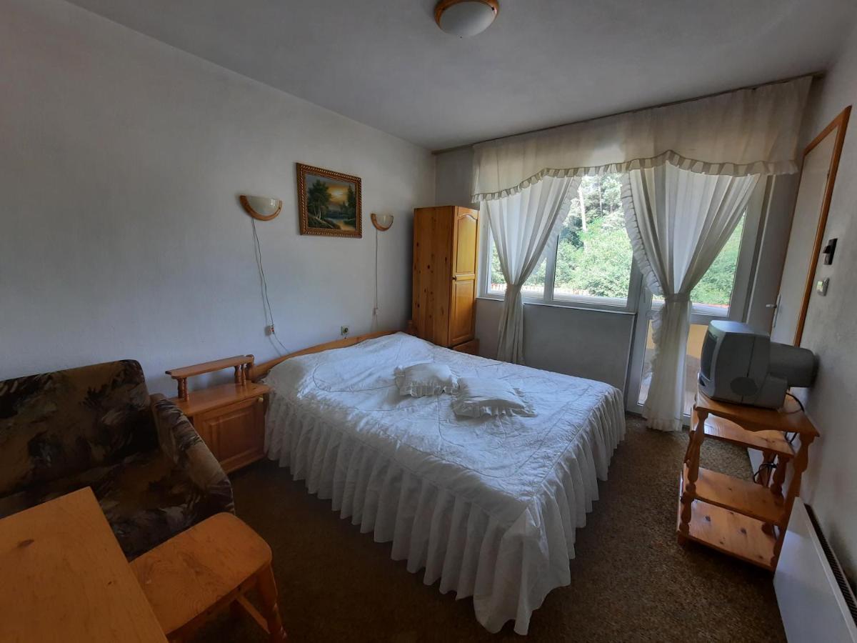 Guest House Zodiac Samokov Extérieur photo